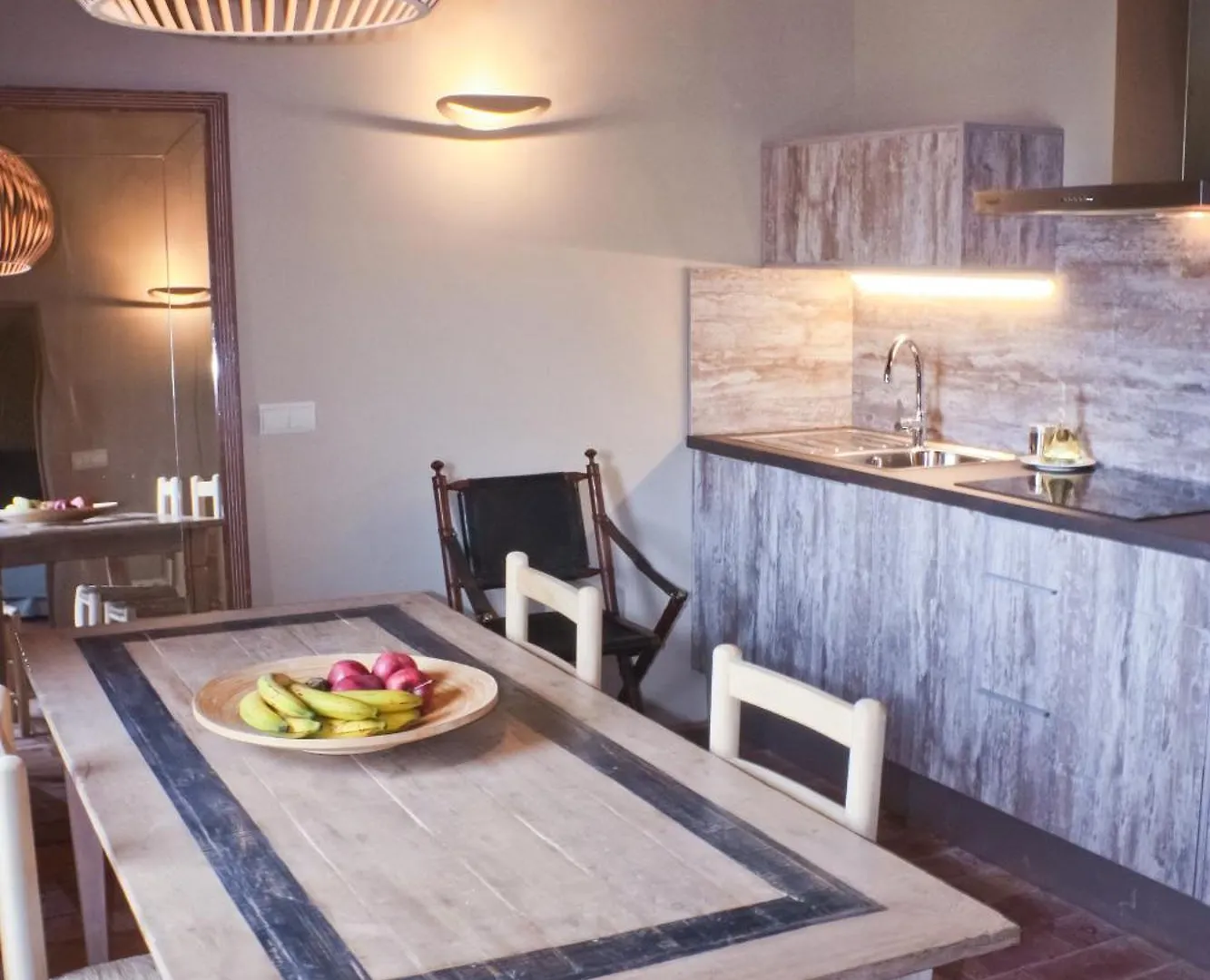 Apartamentos En La Rectoria De Regencos Country house