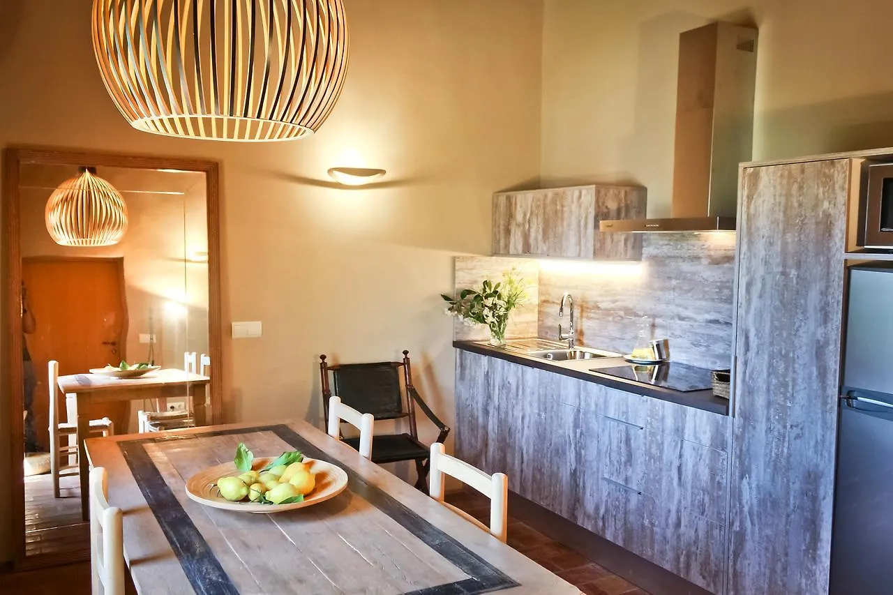 Apartamentos En La Rectoria De Regencos Country house