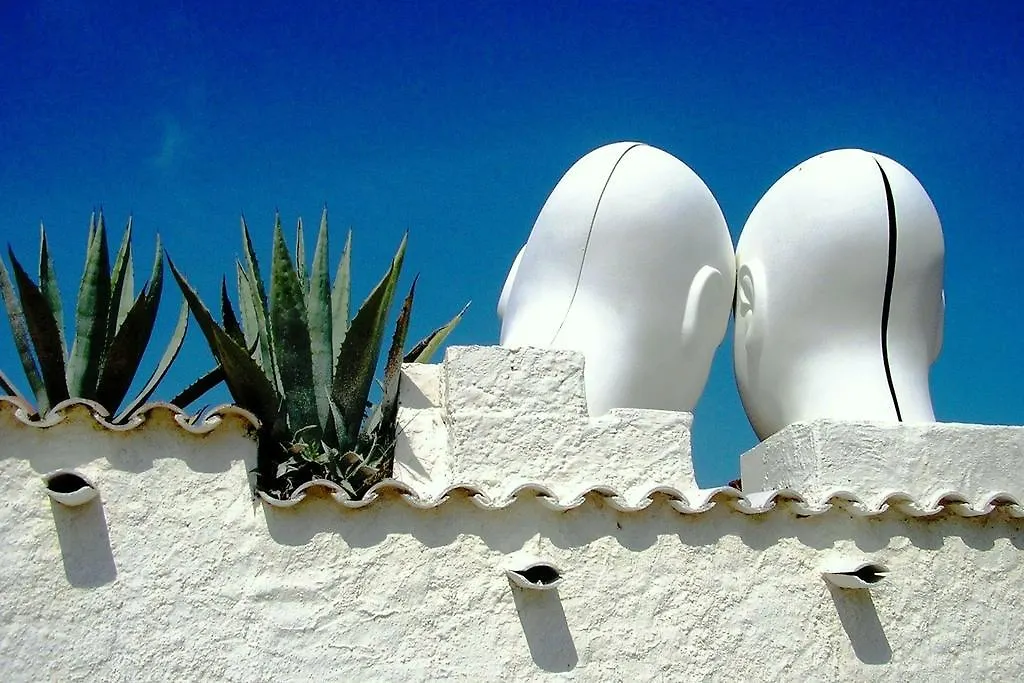 Apartamentos En La Rectoria De Regencos 0*,